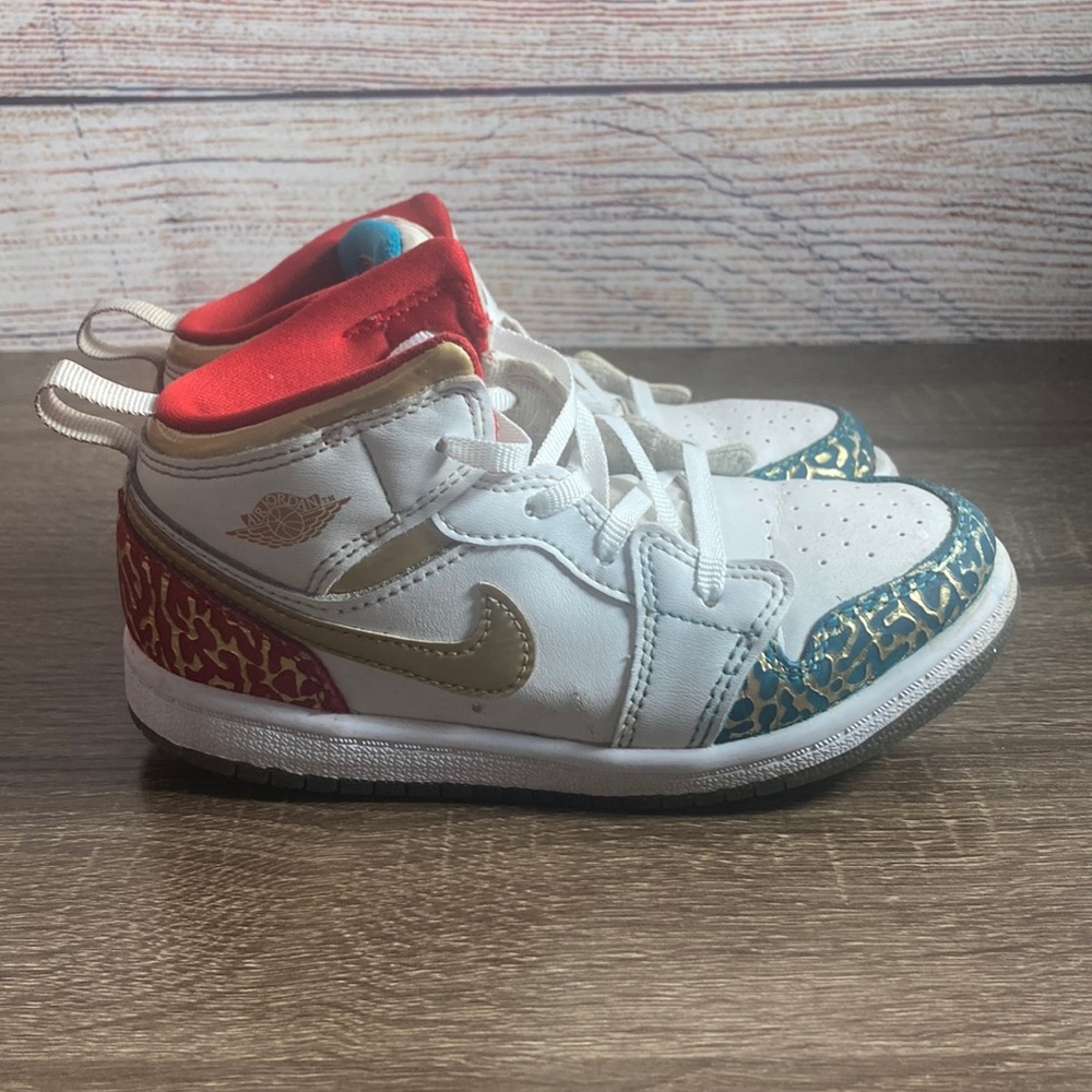 Pre Owned Nike Air Jordan Kids Sneakers White/Red/Blue 10C